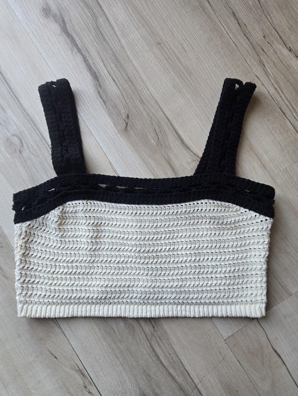 House of Harlow 1960 Crochet crop top features a textured, crocheted design